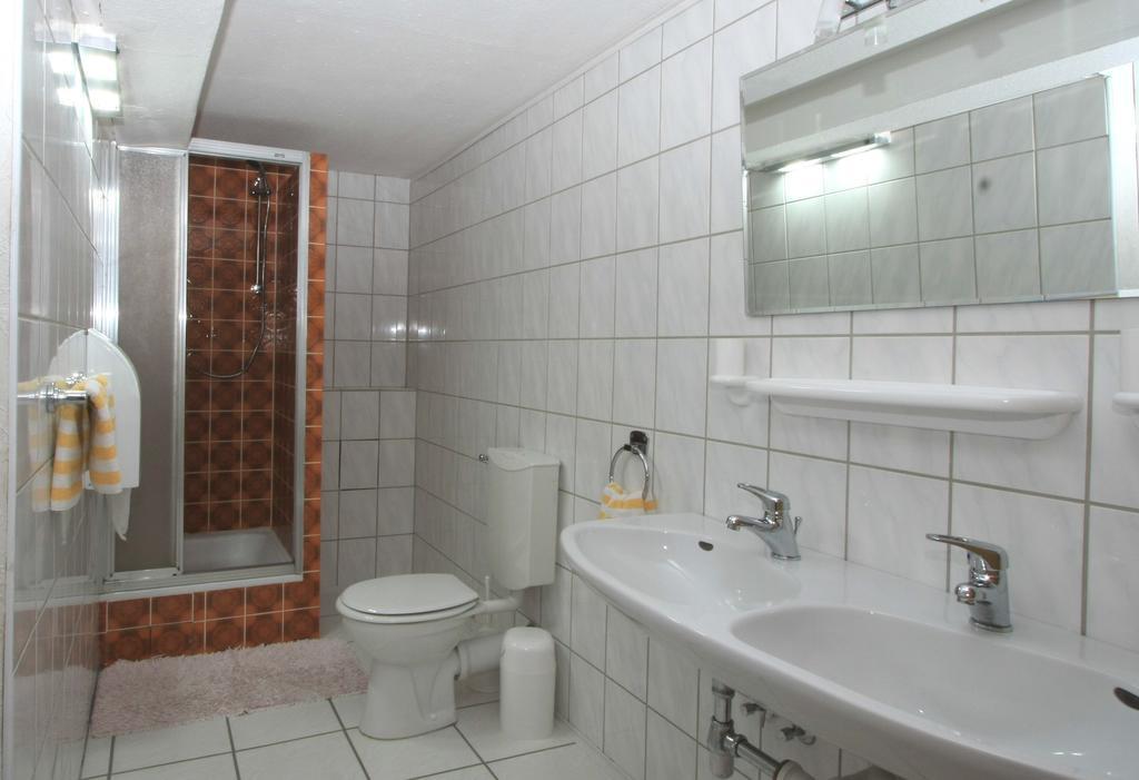 Hotel Restaurant Gunsetal Bad Berleburg Room photo